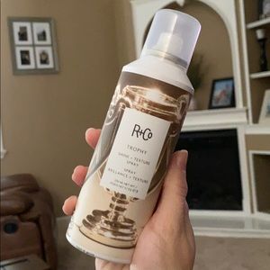 R+Co TROPHY SHINE + texture spray